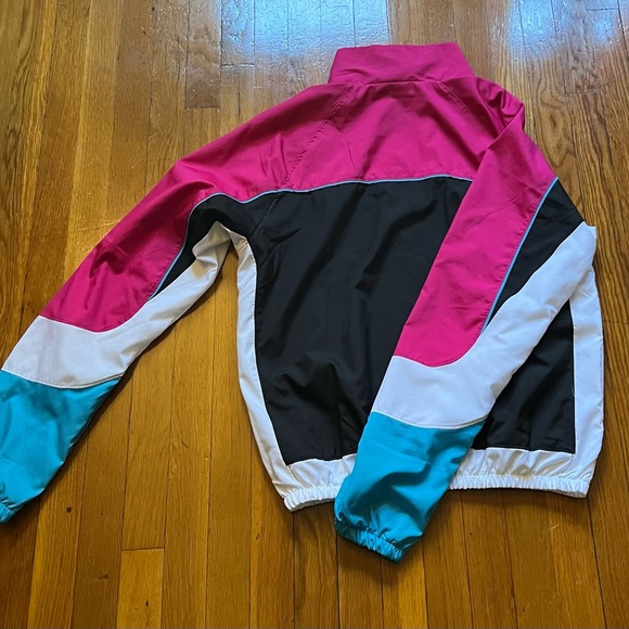 Authentic Nike Jacket - Picture 15 of 15